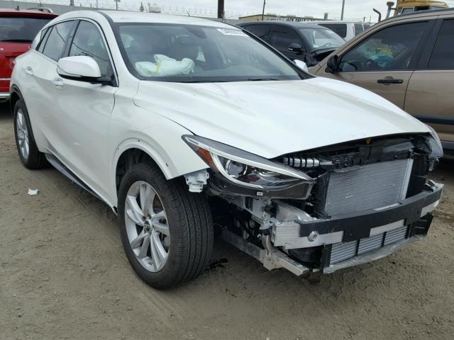 SJKCH5CP9JA045023 - 2018 INFINITI QX30 BASE WHITE photo 1