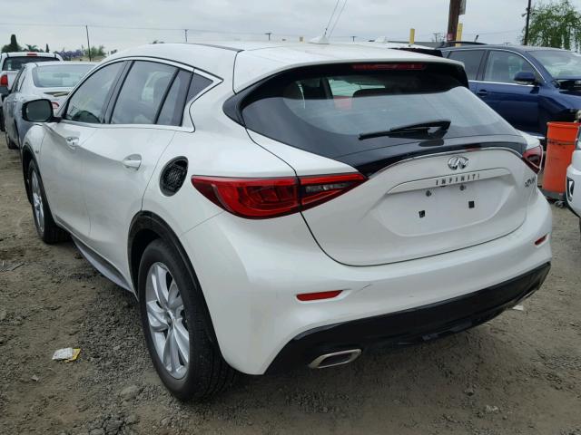 SJKCH5CP9JA045023 - 2018 INFINITI QX30 BASE WHITE photo 3