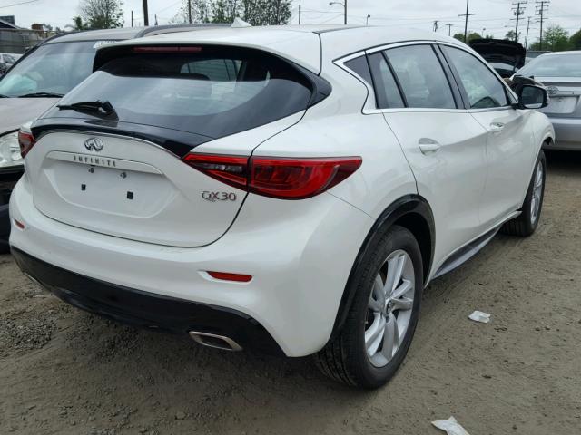 SJKCH5CP9JA045023 - 2018 INFINITI QX30 BASE WHITE photo 4