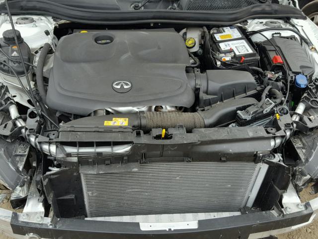 SJKCH5CP9JA045023 - 2018 INFINITI QX30 BASE WHITE photo 7