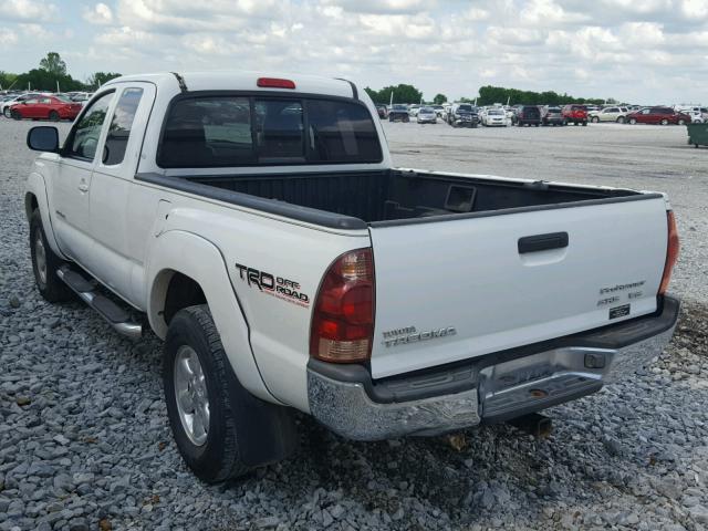 5TETU62N75Z039365 - 2005 TOYOTA TACOMA PRE WHITE photo 3