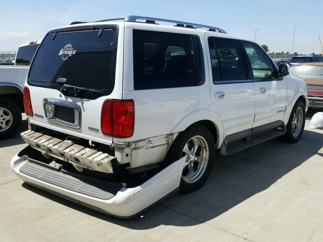 5LMRU27L3WLJ10516 - 1998 LINCOLN NAVIGATOR WHITE photo 4