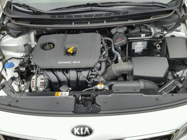 3KPFK4A76HE062285 - 2017 KIA FORTE LX SILVER photo 7