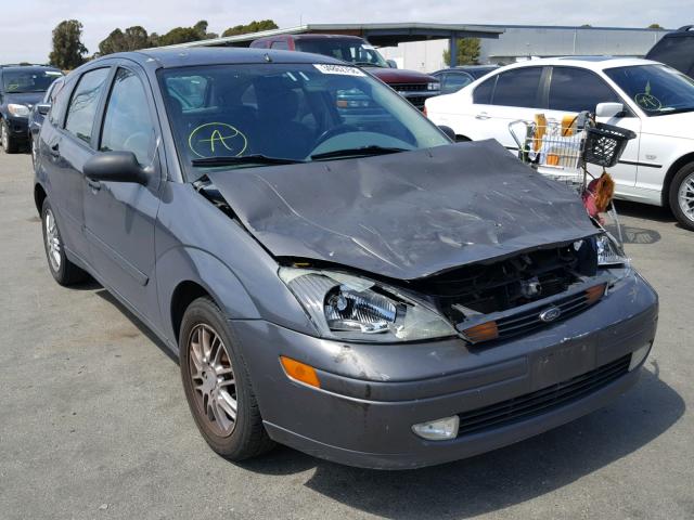 3FAFP37Z94R110472 - 2004 FORD FOCUS ZX5 GRAY photo 1