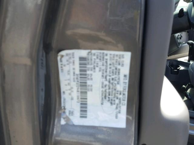 3FAFP37Z94R110472 - 2004 FORD FOCUS ZX5 GRAY photo 10