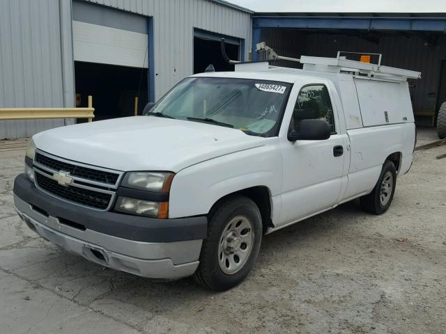 1GCEC14X47Z148071 - 2007 CHEVROLET SILVERADO WHITE photo 2