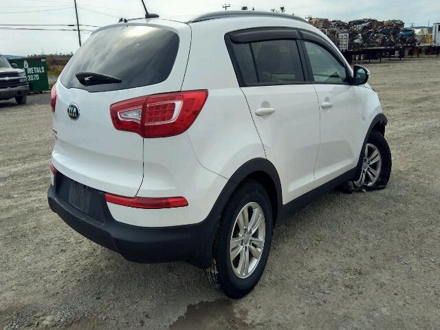 KNDPB3A23D7522239 - 2013 KIA SPORTAGE B WHITE photo 4