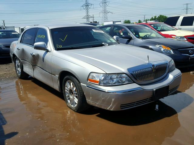 2LNBL8CV2BX754460 - 2011 LINCOLN TOWN CAR S SILVER photo 1