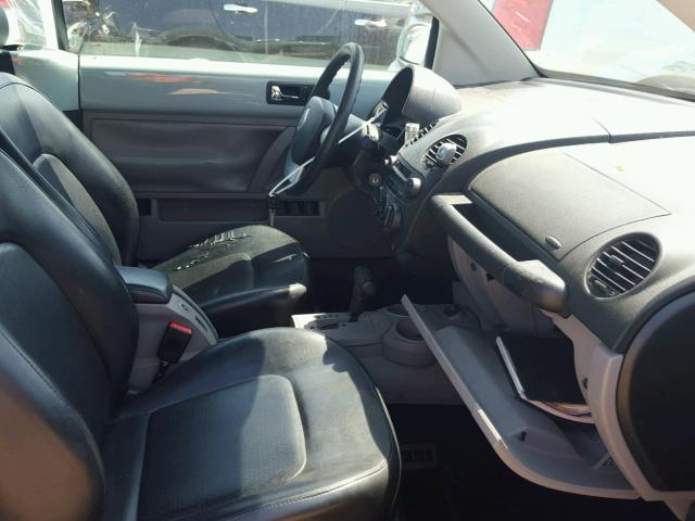 3VWCD21Y13M332948 - 2003 VOLKSWAGEN NEW BEETLE 蓝色 照片 5