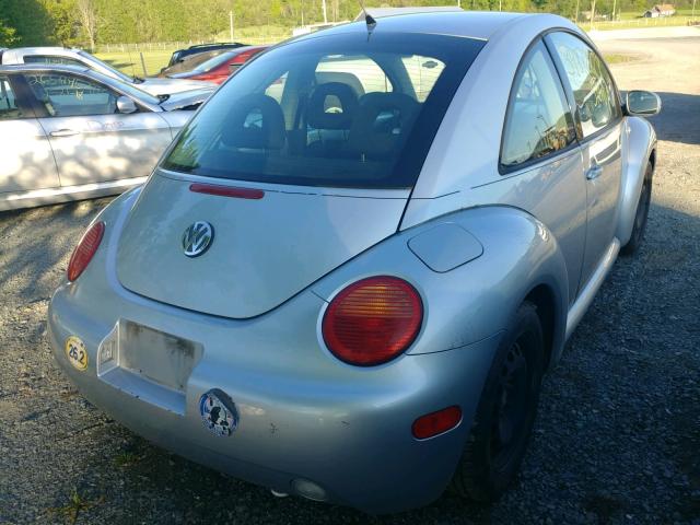 3VWCK21C12M413988 - 2002 VOLKSWAGEN NEW BEETLE 银色 照片 4