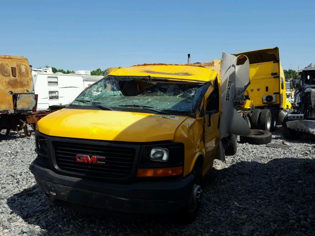 1GDJG31K381904704 - 2008 GMC SAVANA CUT YELLOW photo 2