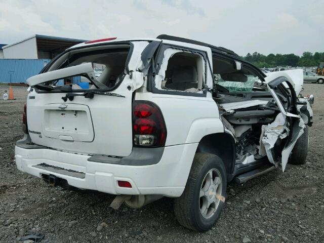 1GNDT13S662359630 - 2006 CHEVROLET TRAILBLAZE WHITE photo 4