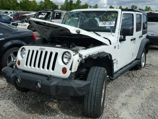 1C4HJWDG1DL654360 - 2013 JEEP WRANGLER U WHITE photo 2