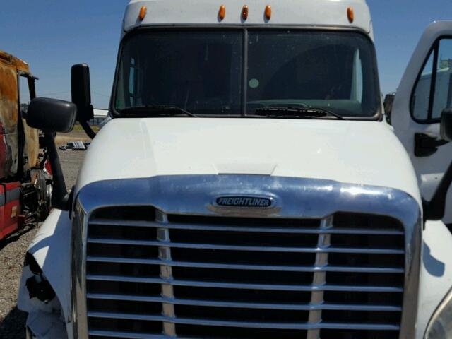 1FUJGLDR8ASAR7248 - 2010 FREIGHTLINER CASCADIA 1 WHITE photo 7