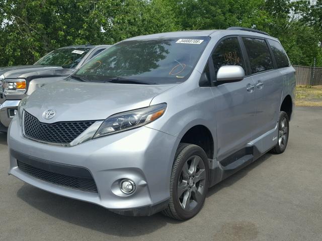 5TDXK3DC0FS580242 - 2015 TOYOTA SIENNA SPO SILVER photo 2