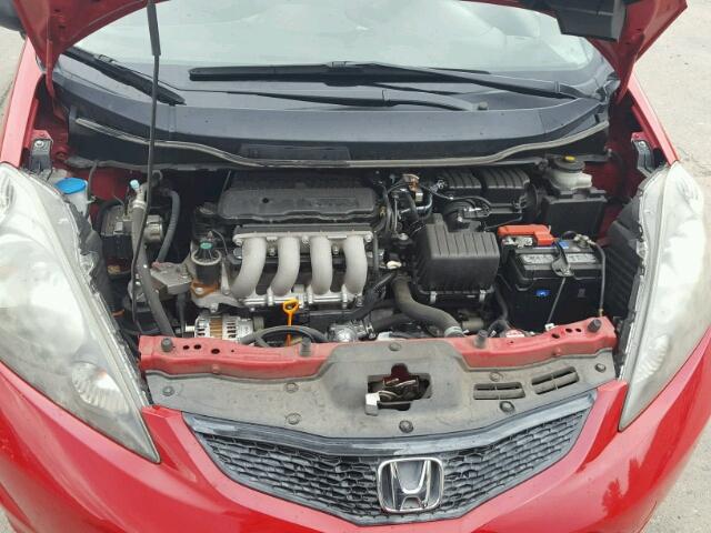 JHMGE8H24AC030721 - 2010 HONDA FIT RED photo 7
