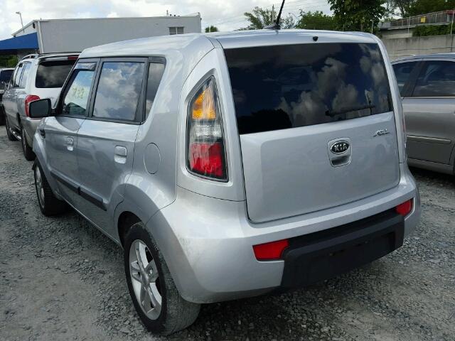 KNDJT2A24A7162973 - 2010 KIA SOUL + SILVER photo 3