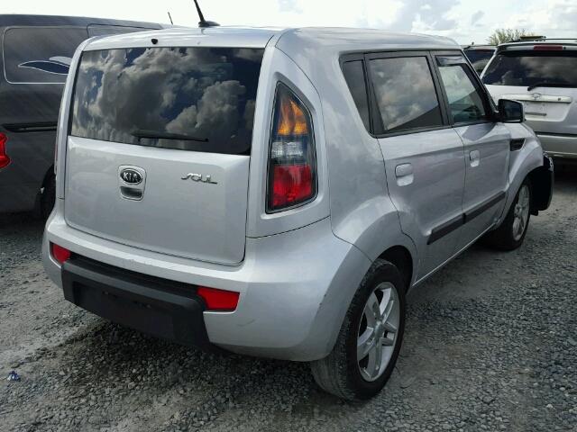 KNDJT2A24A7162973 - 2010 KIA SOUL + SILVER photo 4