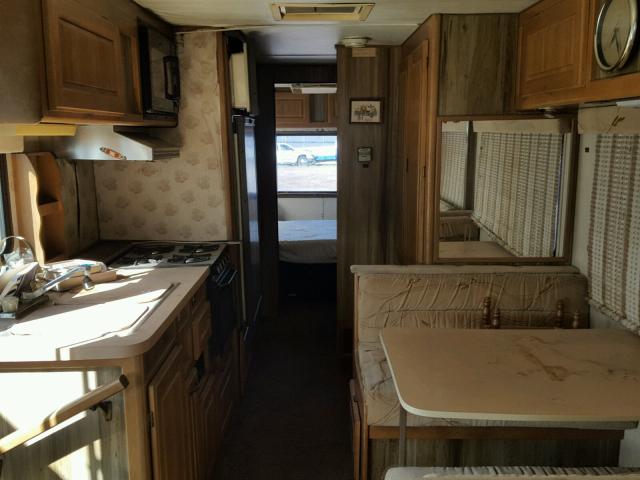 1MWA04337 - 1984 GMC MOTOR HOME WHITE photo 6