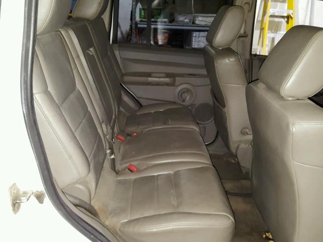 1J8HG48N96C165244 - 2006 JEEP COMMANDER WHITE photo 6