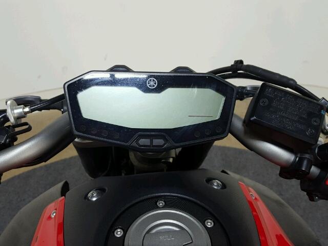 JYARM06E2FA003656 - 2015 YAMAHA FZ07 RED photo 10