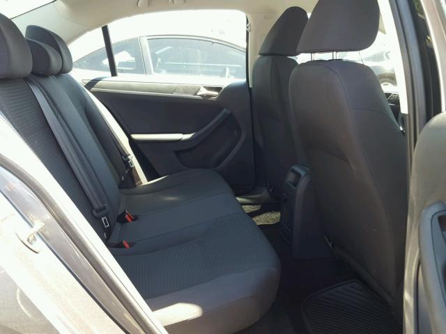 3VW2K7AJ7FM243049 - 2015 VOLKSWAGEN JETTA BASE 灰色 照片 6