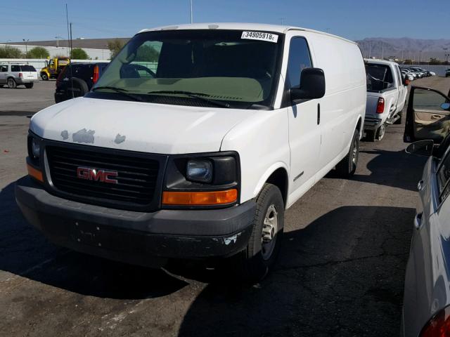 1GTGG29U051144743 - 2005 GMC SAVANA G25 WHITE photo 2