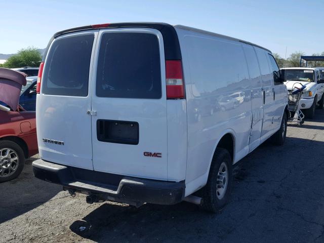 1GTGG29U051144743 - 2005 GMC SAVANA G25 WHITE photo 4