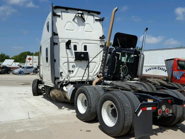 3AKJGLBG6GSGW1763 - 2016 FREIGHTLINER CASCADIA 1 WHITE photo 3