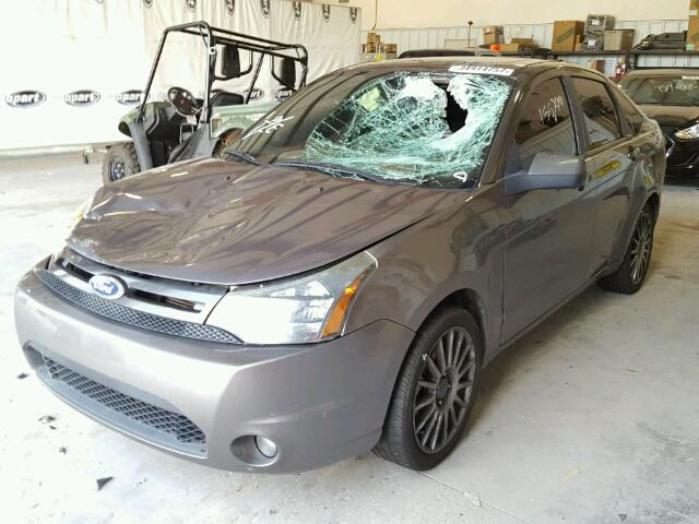 1FAHP3GN1AW252913 - 2010 FORD FOCUS SES GRAY photo 2
