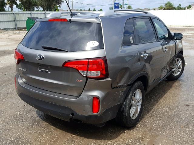 5XYKTCA63FG584966 - 2015 KIA SORENTO LX GRAY photo 4