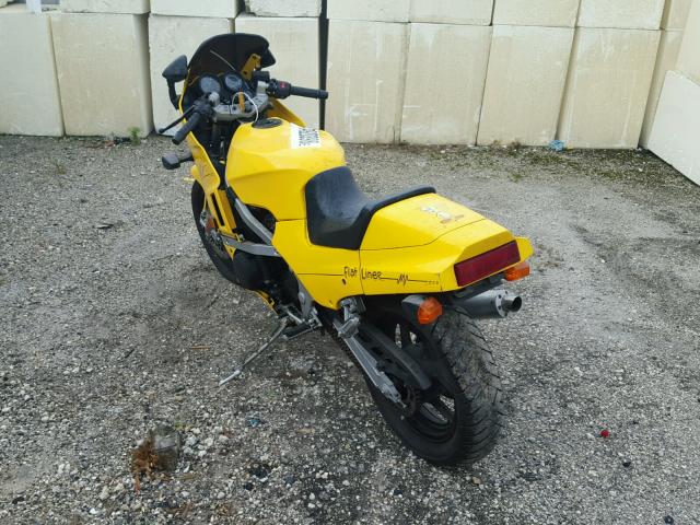 JKAZX4A14FA014692 - 1985 KAWASAKI ZX600 YELLOW photo 3