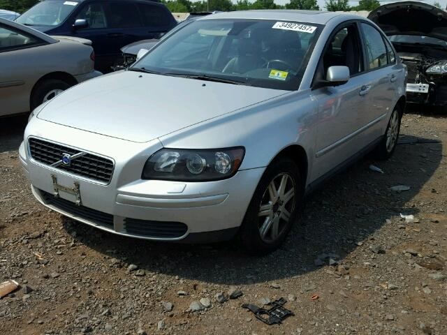 YV1MS382X62169565 - 2006 VOLVO S40 2.4I SILVER photo 2