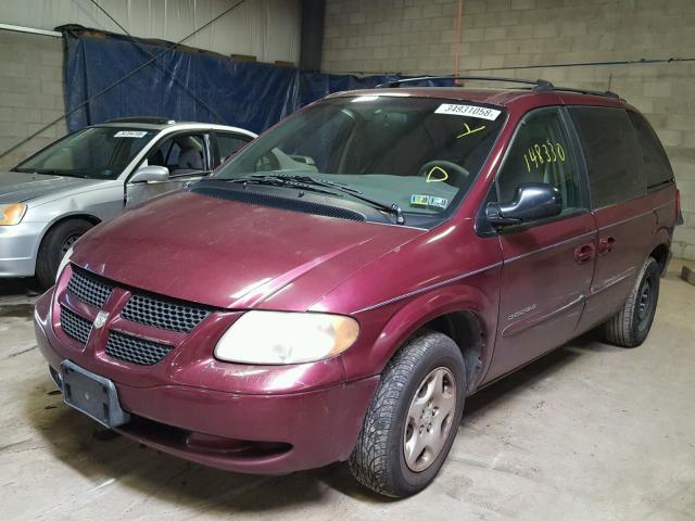 1B4GP45372B549834 - 2002 DODGE CARAVAN SP MAROON photo 2