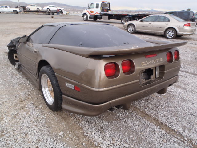 1G1YY0787G5127051 - 1986 CHEVROLET CORVETTE BROWN photo 3