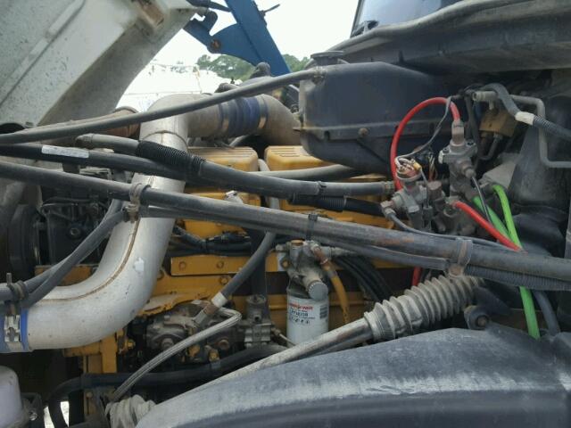 1FVXTWEBXYHG13377 - 2000 FREIGHTLINER MEDIUM CON WHITE photo 7