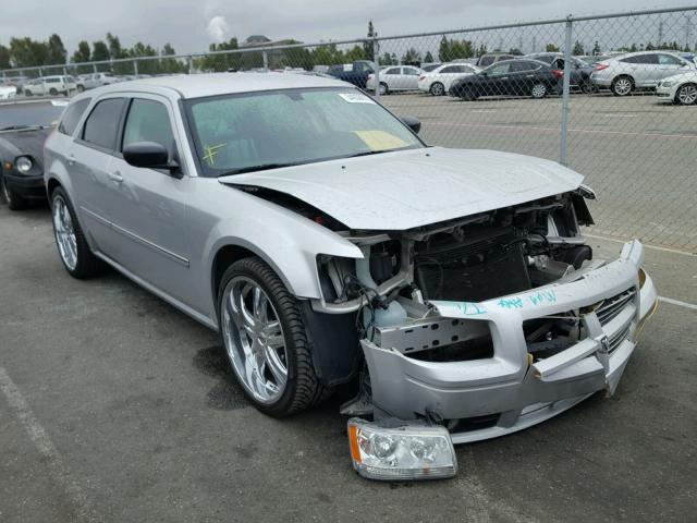 2D4FV37V58H225670 - 2008 DODGE MAGNUM SXT SILVER photo 1