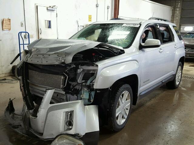 2CTFLVE57B6283806 - 2011 GMC TERRAIN SILVER photo 2