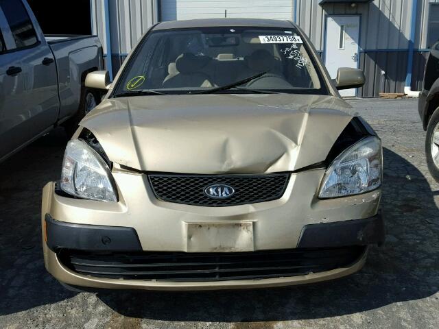 KNADE223596508865 - 2009 KIA RIO BASE GOLD photo 9