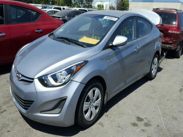 5NPDH4AE2GH720960 - 2016 HYUNDAI ELANTRA SE SILVER photo 2