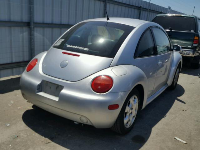 3VWCP21C42M461194 - 2002 VOLKSWAGEN NEW BEETLE 银色 照片 4
