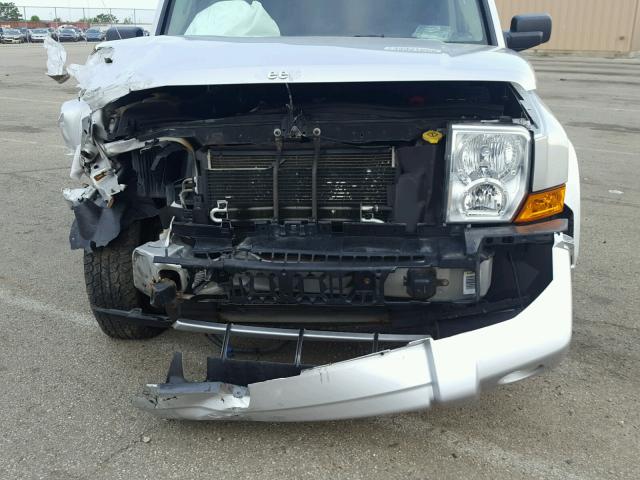 1J8HG48NX8C209948 - 2008 JEEP COMMANDER SILVER photo 10