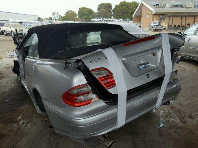 WDBLK65G03T134752 - 2003 MERCEDES-BENZ CLK 320 SILVER photo 3