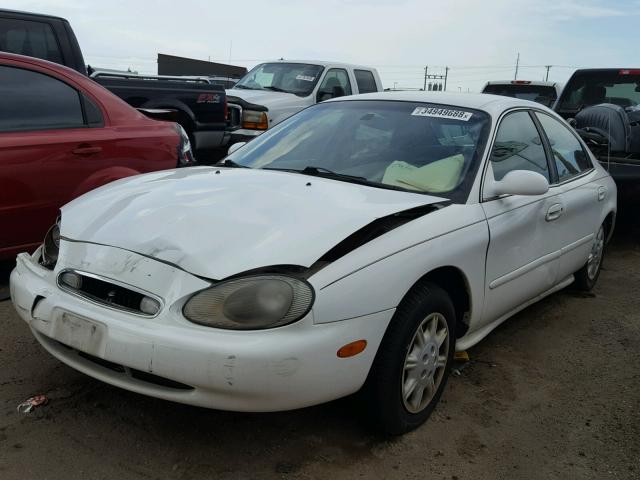 1MEFM50U5XA636396 - 1999 MERCURY SABLE GS WHITE photo 2