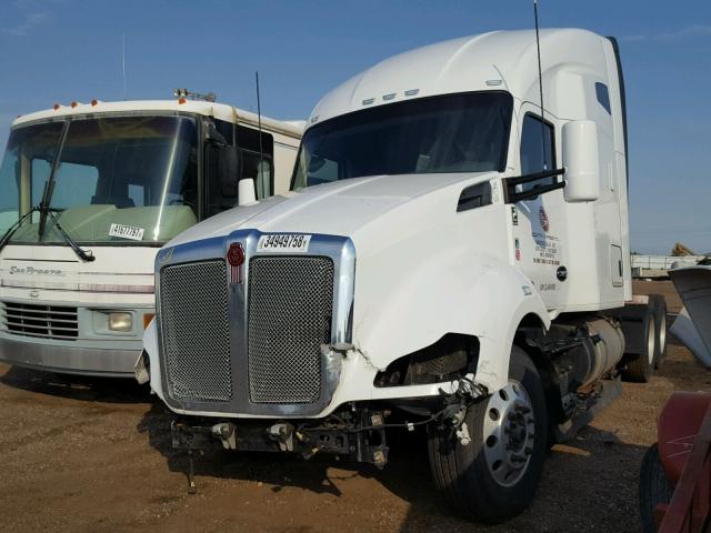 1XKYD49X8GJ484992 - 2016 KENWORTH CONSTRUCTI WHITE photo 2