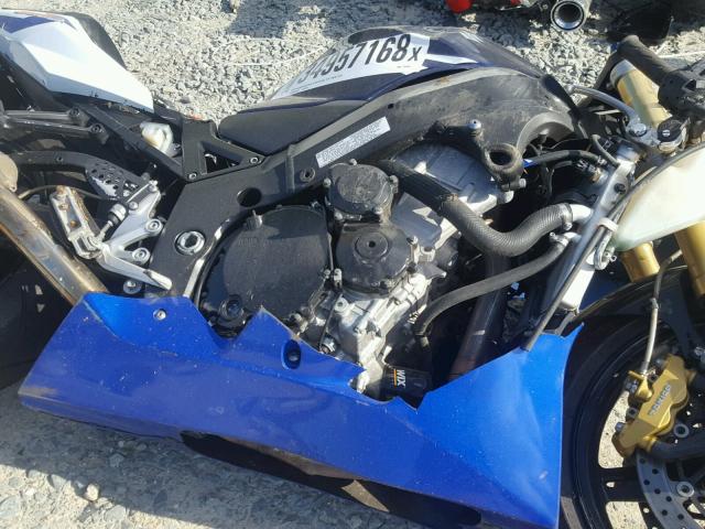 JS1GN7CA542106588 - 2004 SUZUKI GSX-R600 K TWO TONE photo 7