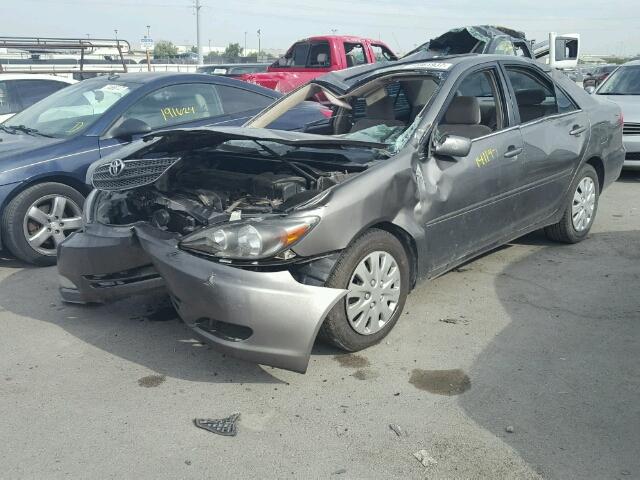 4T1BE32K04U910882 - 2004 TOYOTA CAMRY LE/X GRAY photo 2