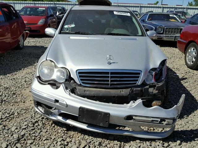 WDBRF52H87F901368 - 2007 MERCEDES-BENZ C 230 SILVER photo 9