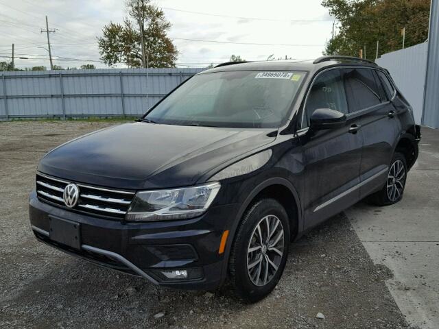 3VV2B7AX9JM093883 - 2018 VOLKSWAGEN TIGUAN SE Schwarz Foto 2