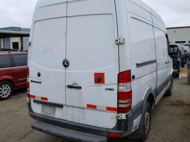 WD3PE7CC4C5639529 - 2012 MERCEDES-BENZ SPRINTER 2 WHITE photo 4